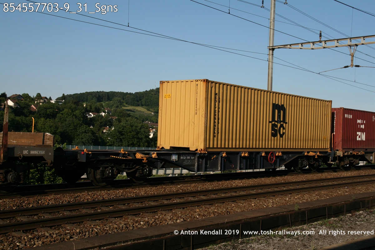 854557703-9_31_Sgns.JPG